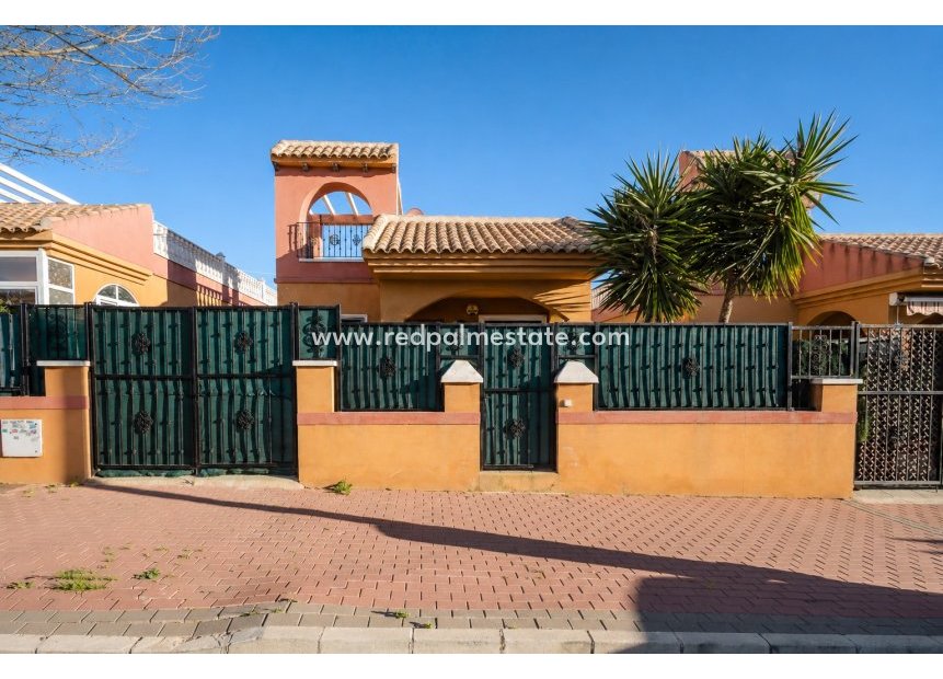 Videresalg - Villa -
Torrevieja - Aguas Nuevas