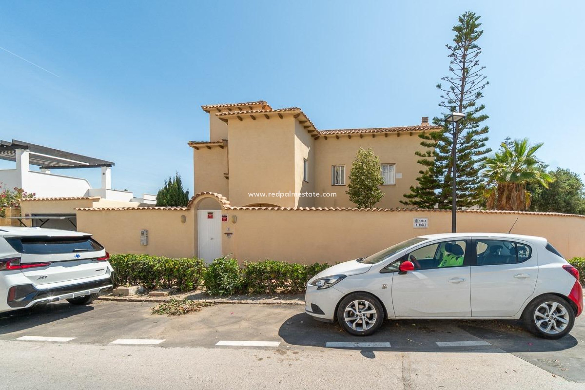 Videresalg - Villa -
Torrevieja - Cala de cabo cervera