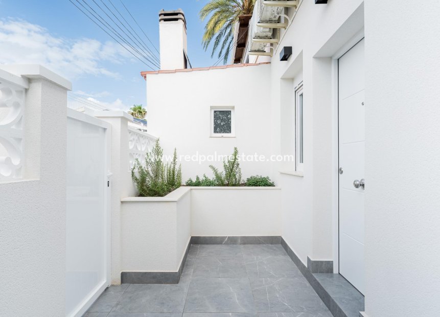 Videresalg - Villa -
Torrevieja - Calas blanca