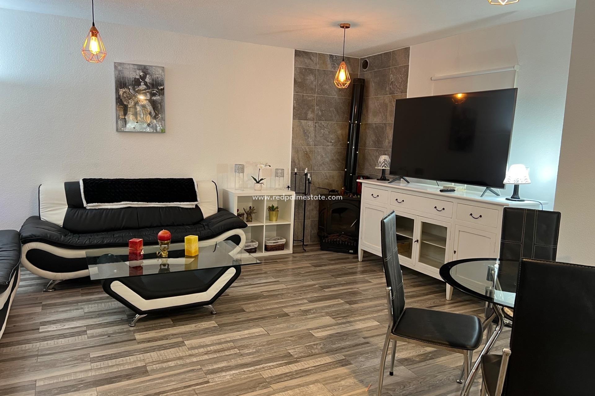 Videresalg - Villa -
Torrevieja - Calas blanca