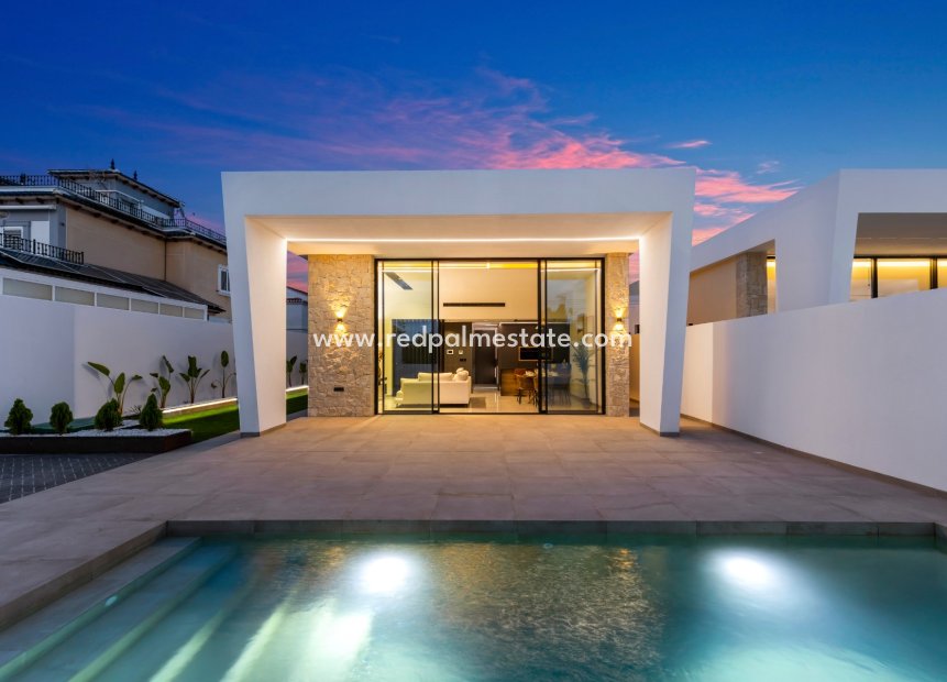 Videresalg - Villa -
Torrevieja - Inland