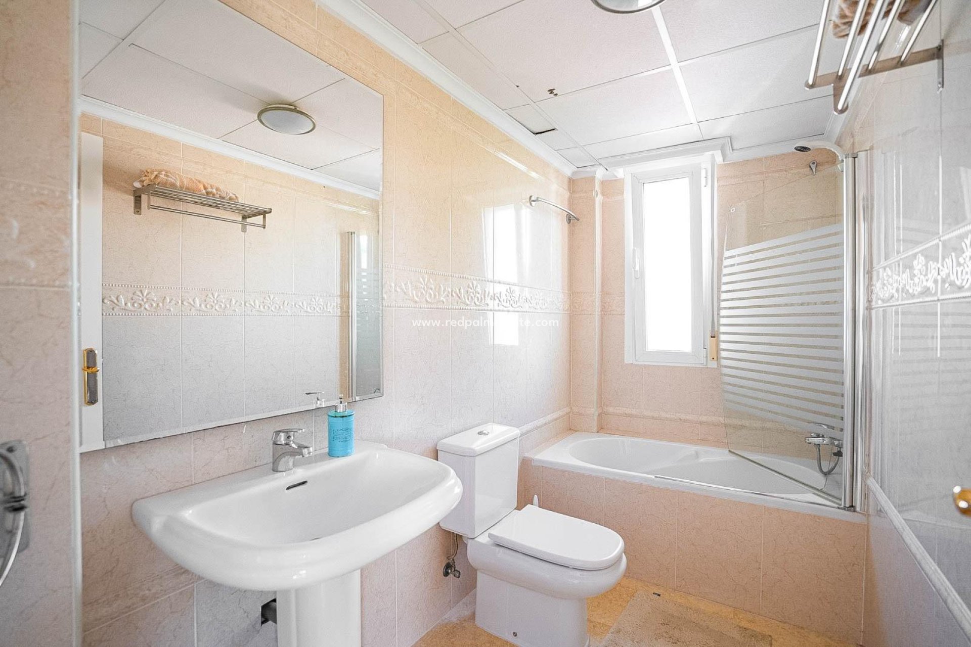 Videresalg - Villa -
Torrevieja - La Mata