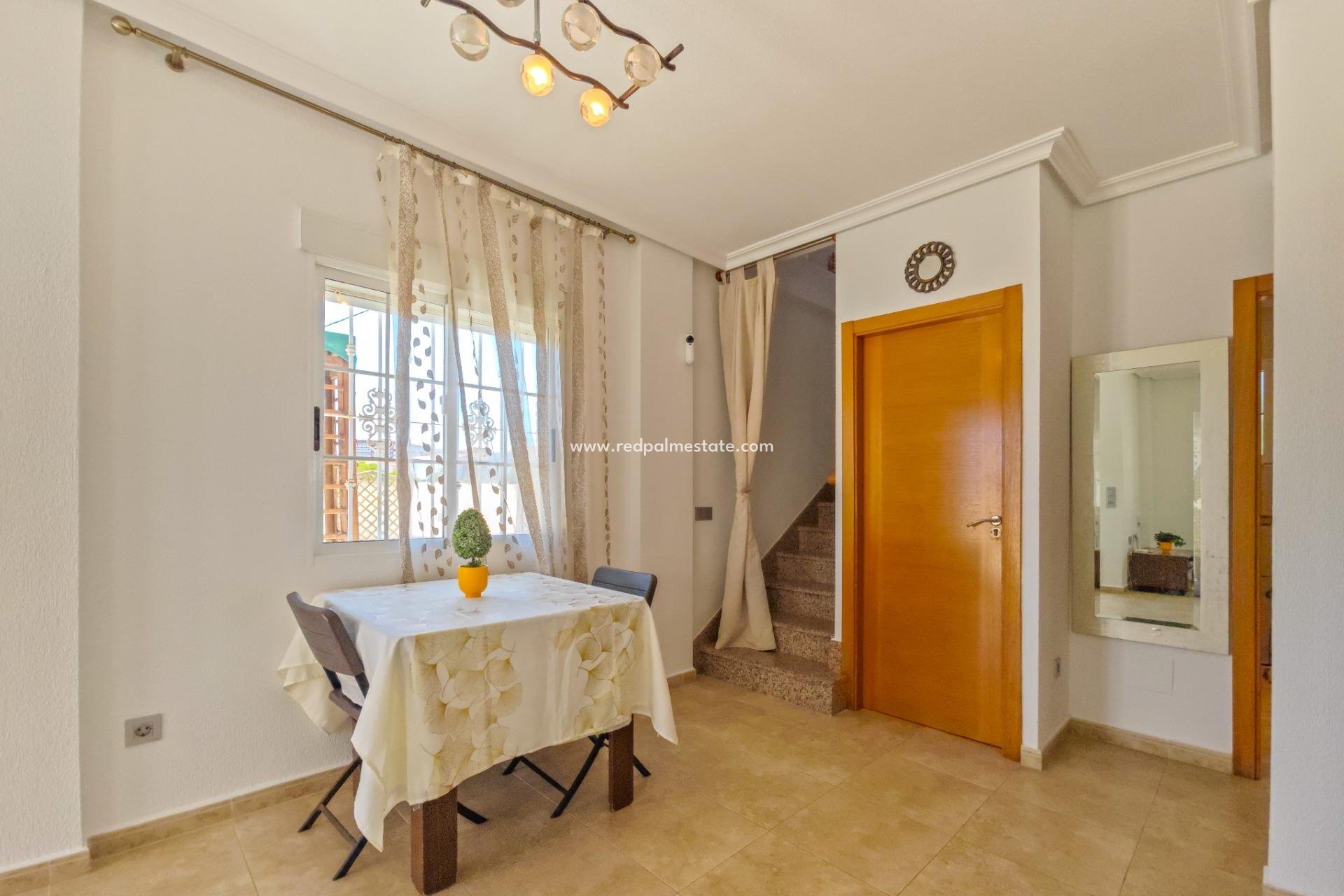 Videresalg - Villa -
Torrevieja - La Mata