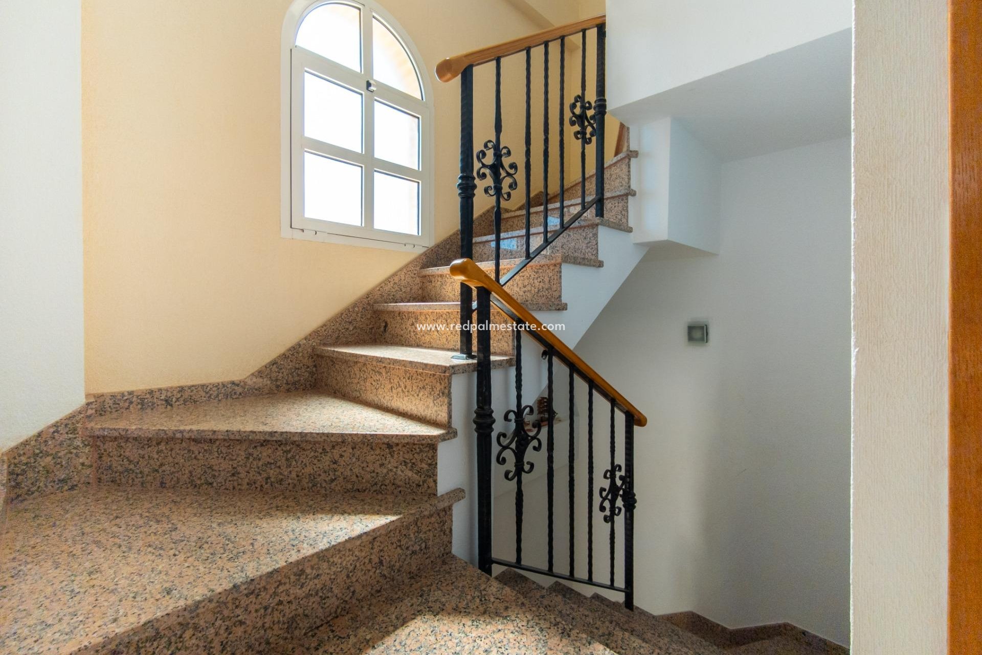 Videresalg - Villa -
Torrevieja - La Mata