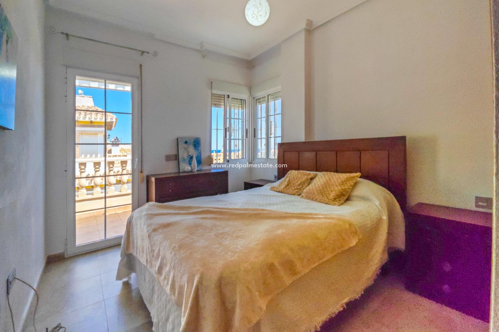 Videresalg - Villa -
Torrevieja - La Mata