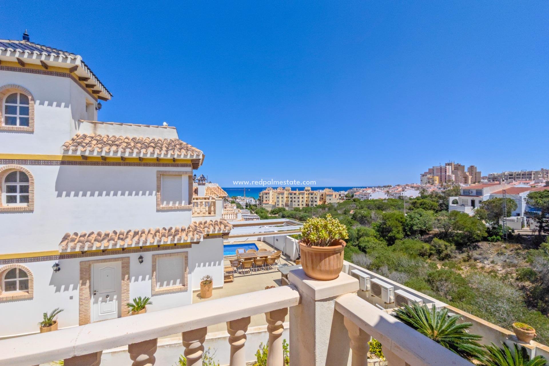 Videresalg - Villa -
Torrevieja - La Mata