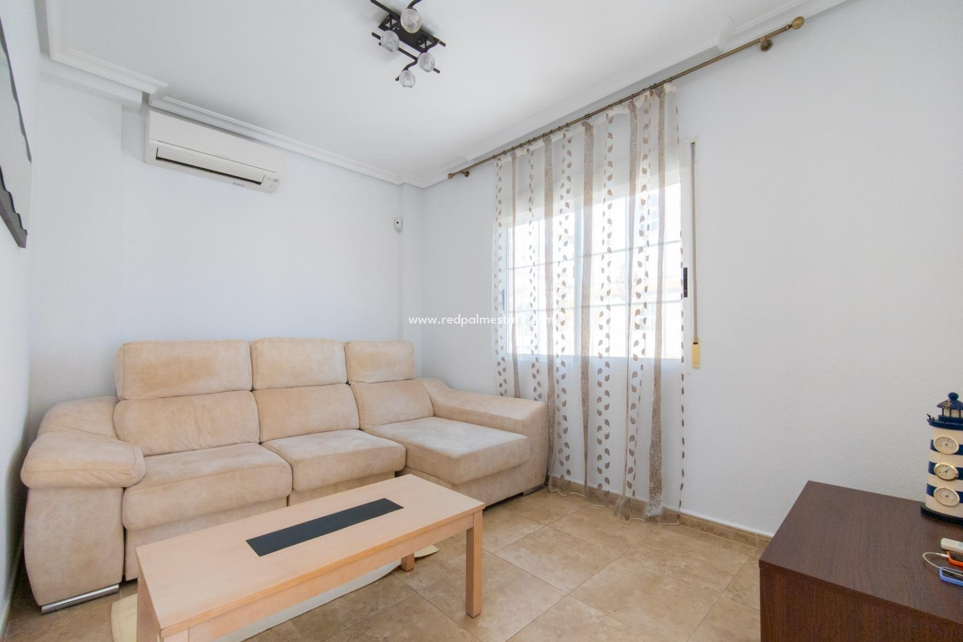 Videresalg - Villa -
Torrevieja - La Mata