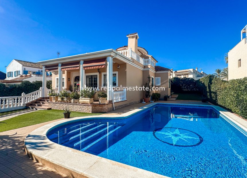 Videresalg - Villa -
Torrevieja - La Mata