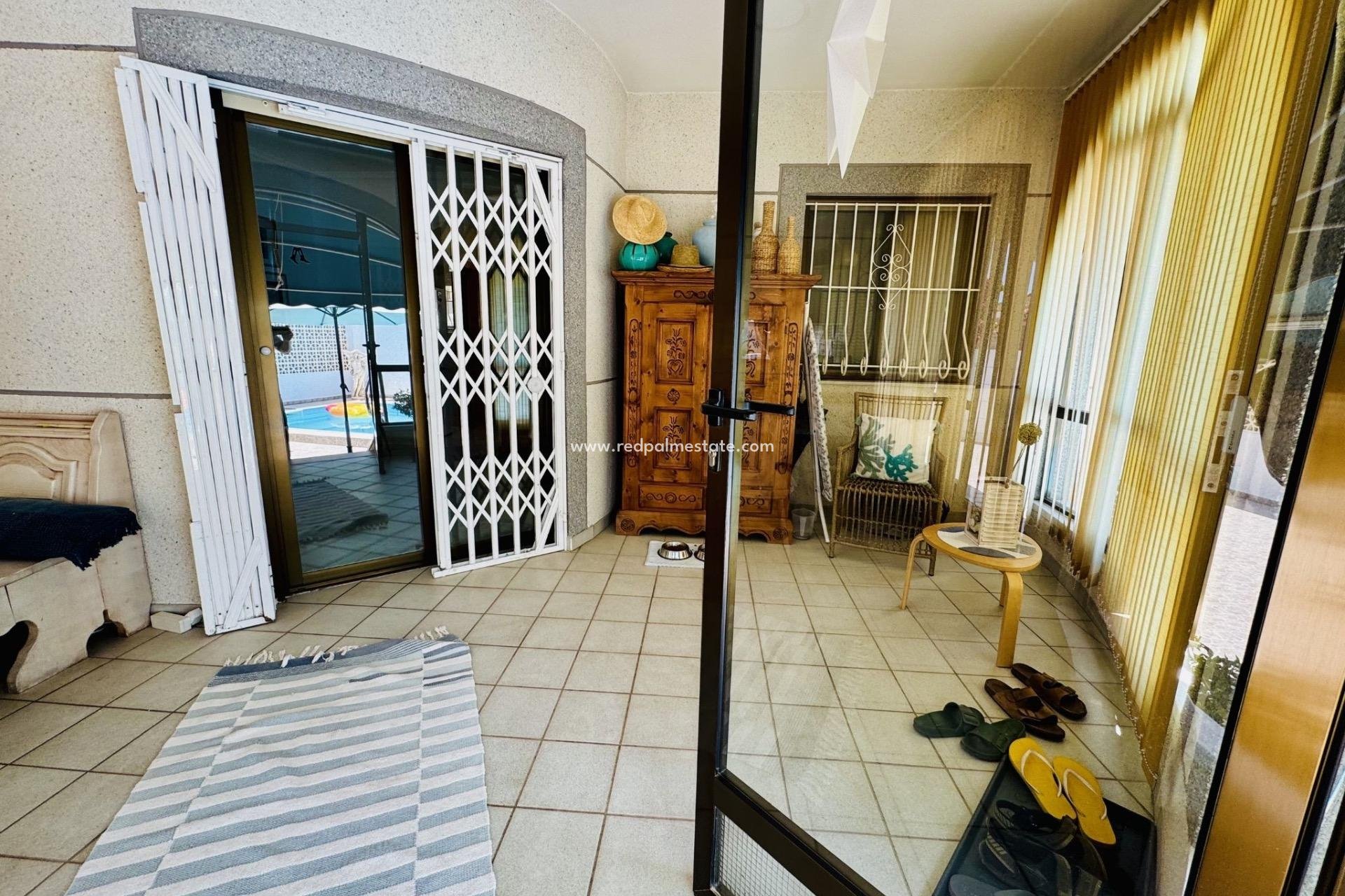 Videresalg - Villa -
Torrevieja - La Siesta - El Salado - Torreta