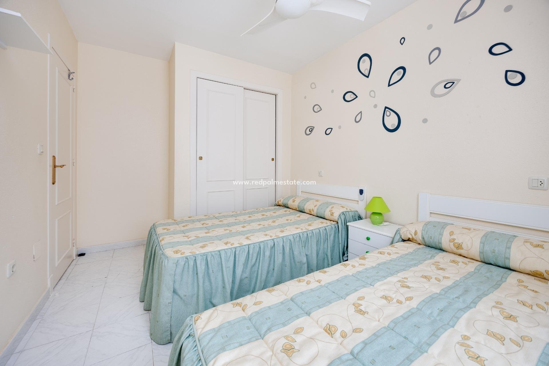 Videresalg - Villa -
Torrevieja - La Siesta - El Salado - Torreta