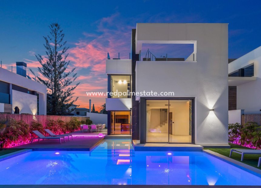 Videresalg - Villa -
Torrevieja - La Siesta - El Salado - Torreta