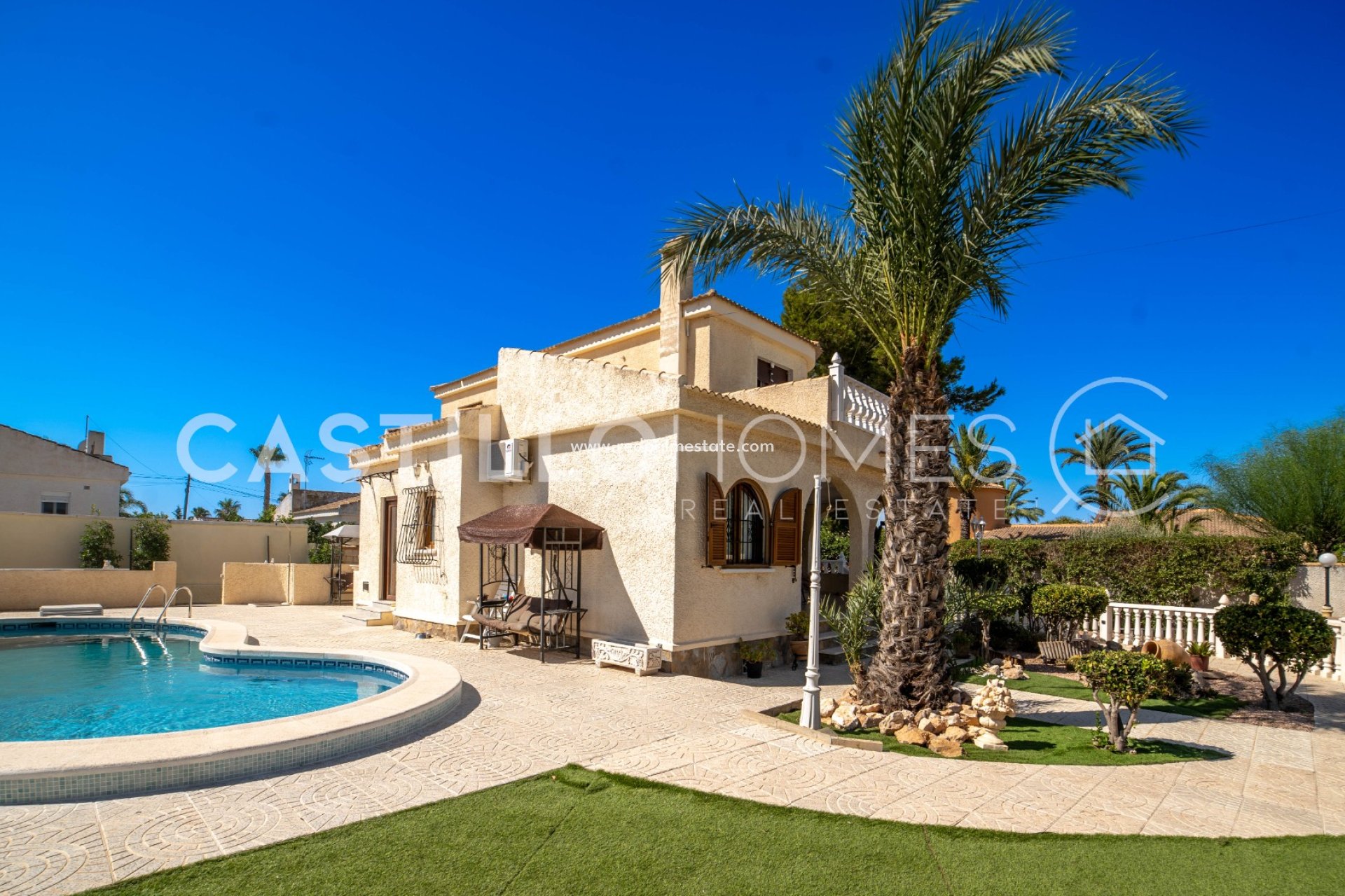 Videresalg - Villa -
Torrevieja - La Siesta - El Salado -  Torreta