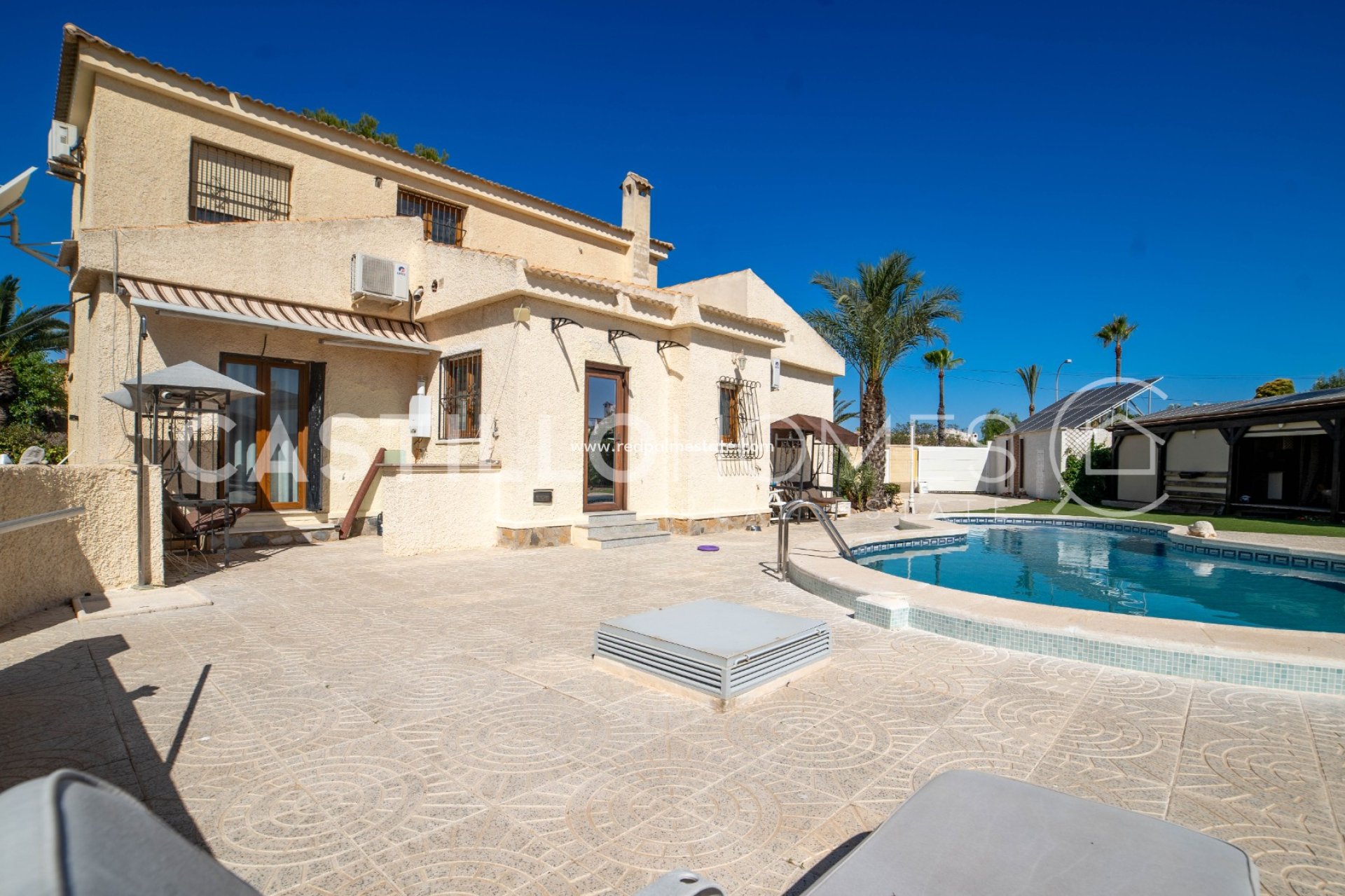 Videresalg - Villa -
Torrevieja - La Siesta - El Salado -  Torreta