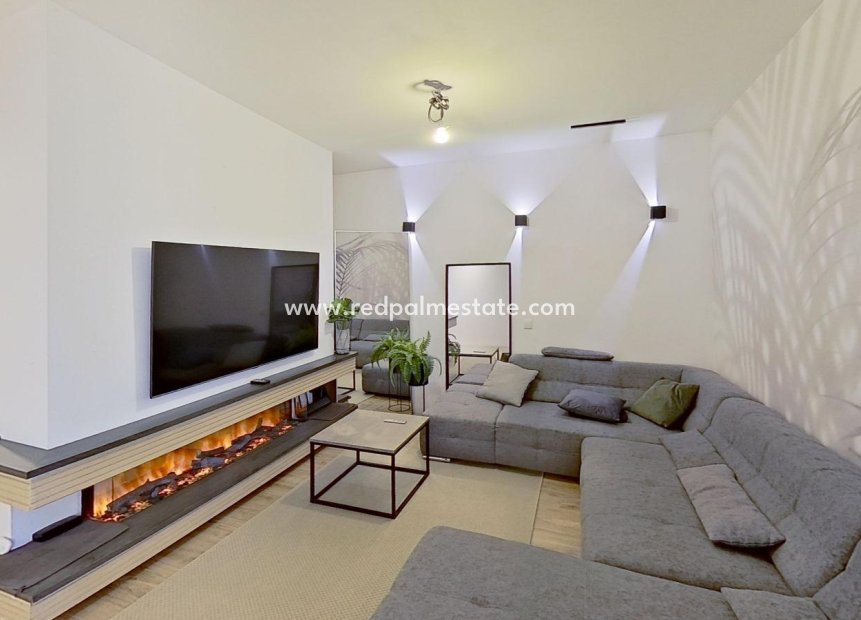 Videresalg - Villa -
Torrevieja - La Siesta - El Salado -  Torreta