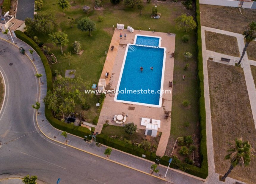 Videresalg - Villa -
Torrevieja - La Siesta - El Salado -  Torreta