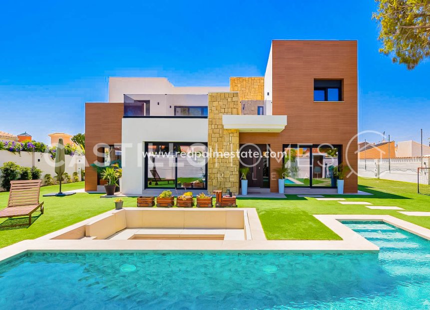 Videresalg - Villa -
Torrevieja - La Siesta - El Salado -  Torreta