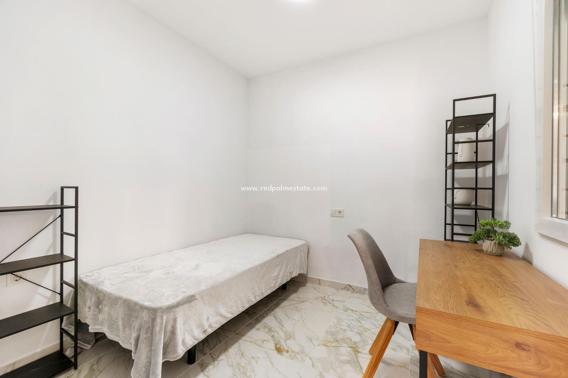 Videresalg - Villa -
Torrevieja - La Siesta - El Salado - Torreta