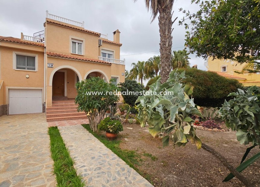 Videresalg - Villa -
Torrevieja - La Siesta - El Salado -  Torreta