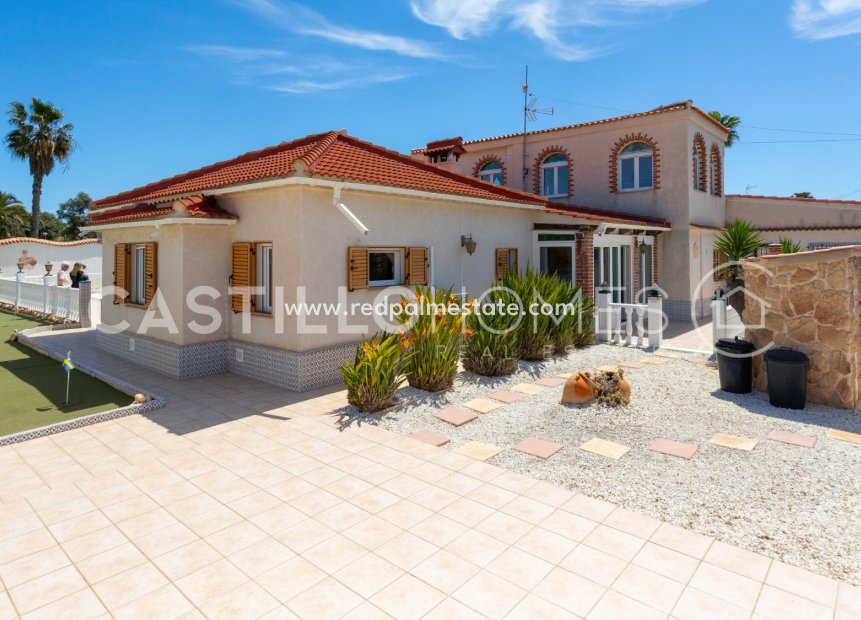 Videresalg - Villa -
Torrevieja - La Siesta - El Salado - Torreta