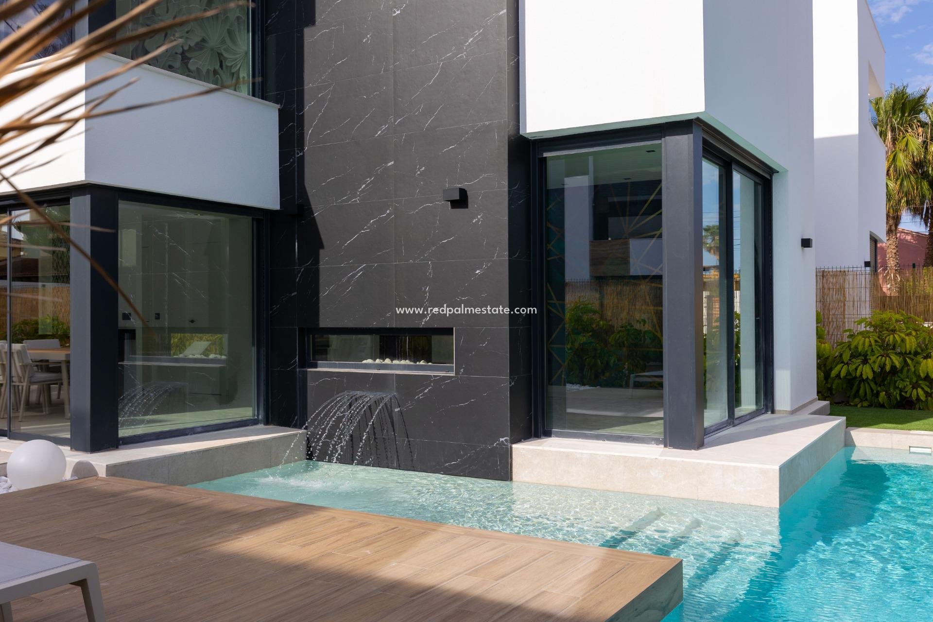 Videresalg - Villa -
Torrevieja - La Siesta - El Salado - Torreta