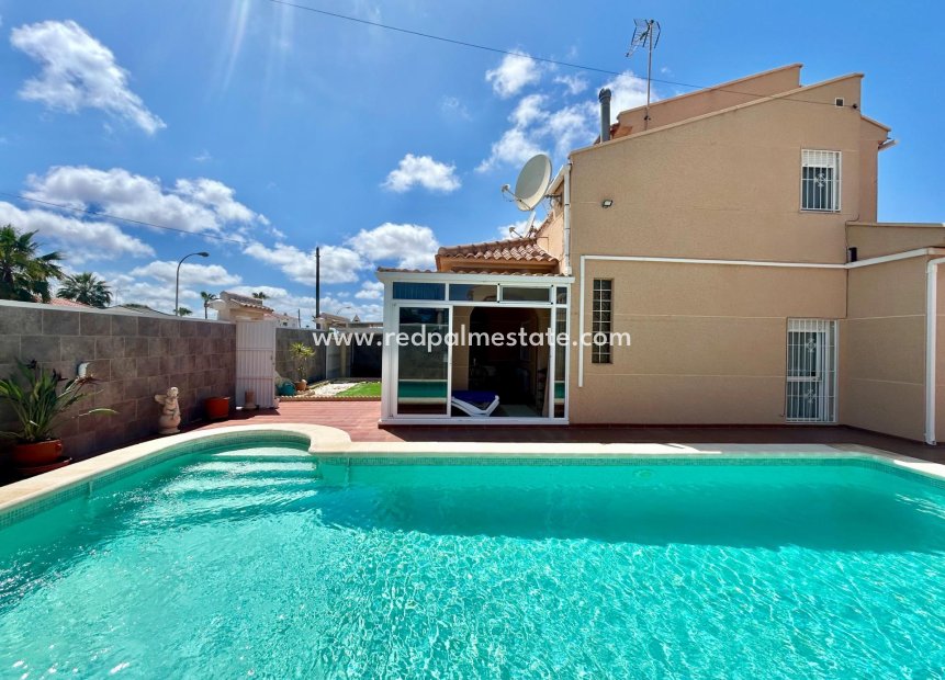 Videresalg - Villa -
Torrevieja - La Siesta - El Salado -  Torreta