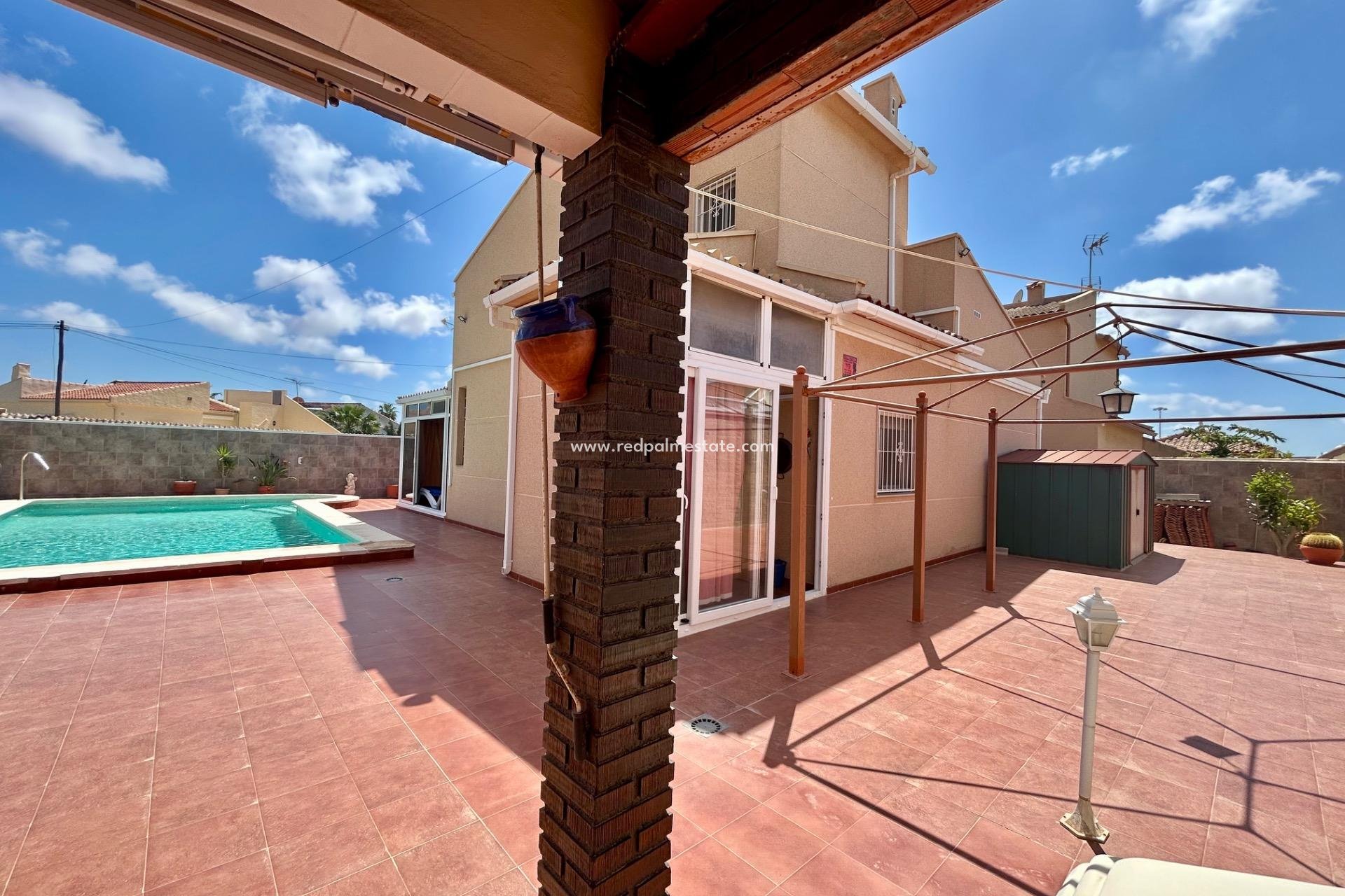 Videresalg - Villa -
Torrevieja - La Siesta - El Salado -  Torreta