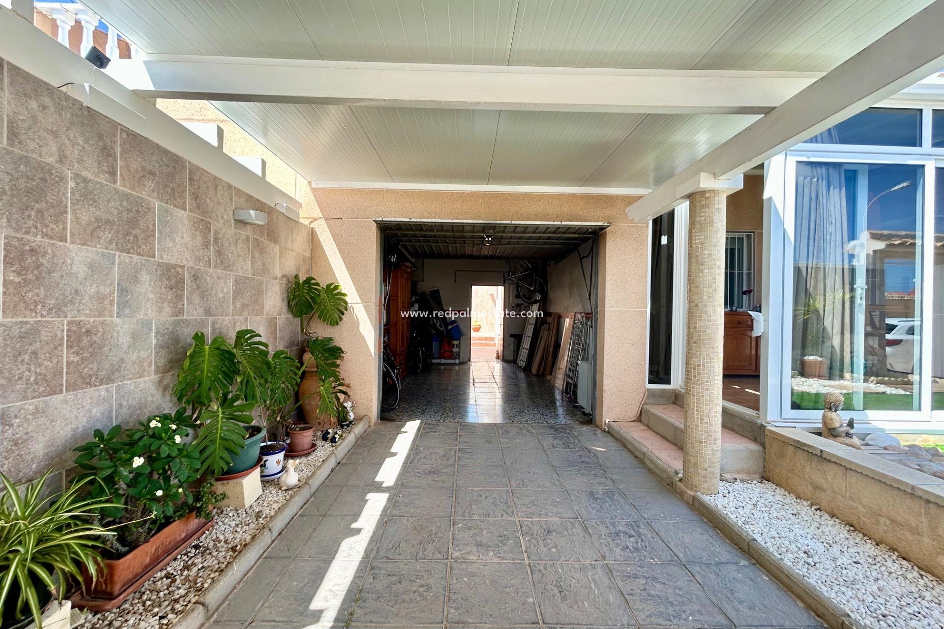 Videresalg - Villa -
Torrevieja - La Siesta - El Salado -  Torreta