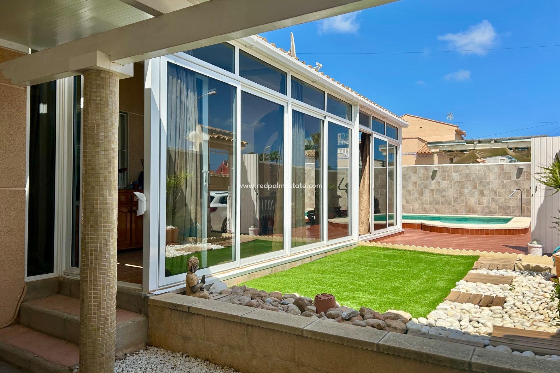 Videresalg - Villa -
Torrevieja - La Siesta - El Salado -  Torreta