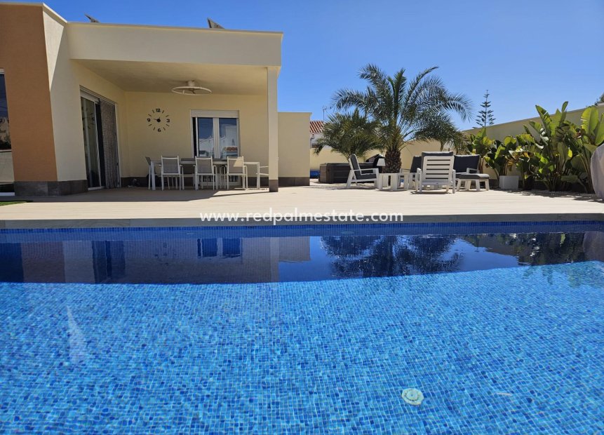 Videresalg - Villa -
Torrevieja - La Siesta - El Salado - Torreta