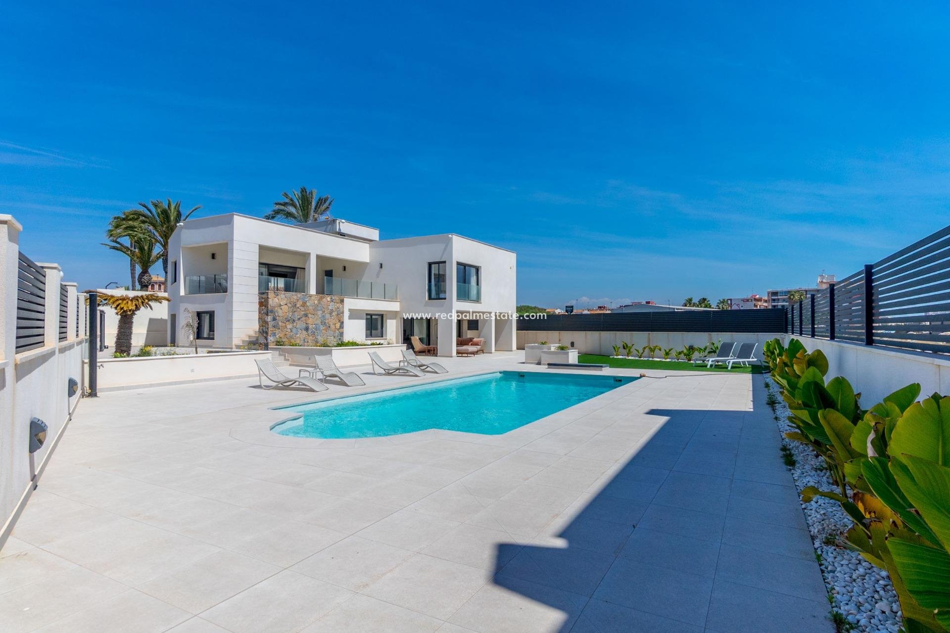 Videresalg - Villa -
Torrevieja - La Veleta