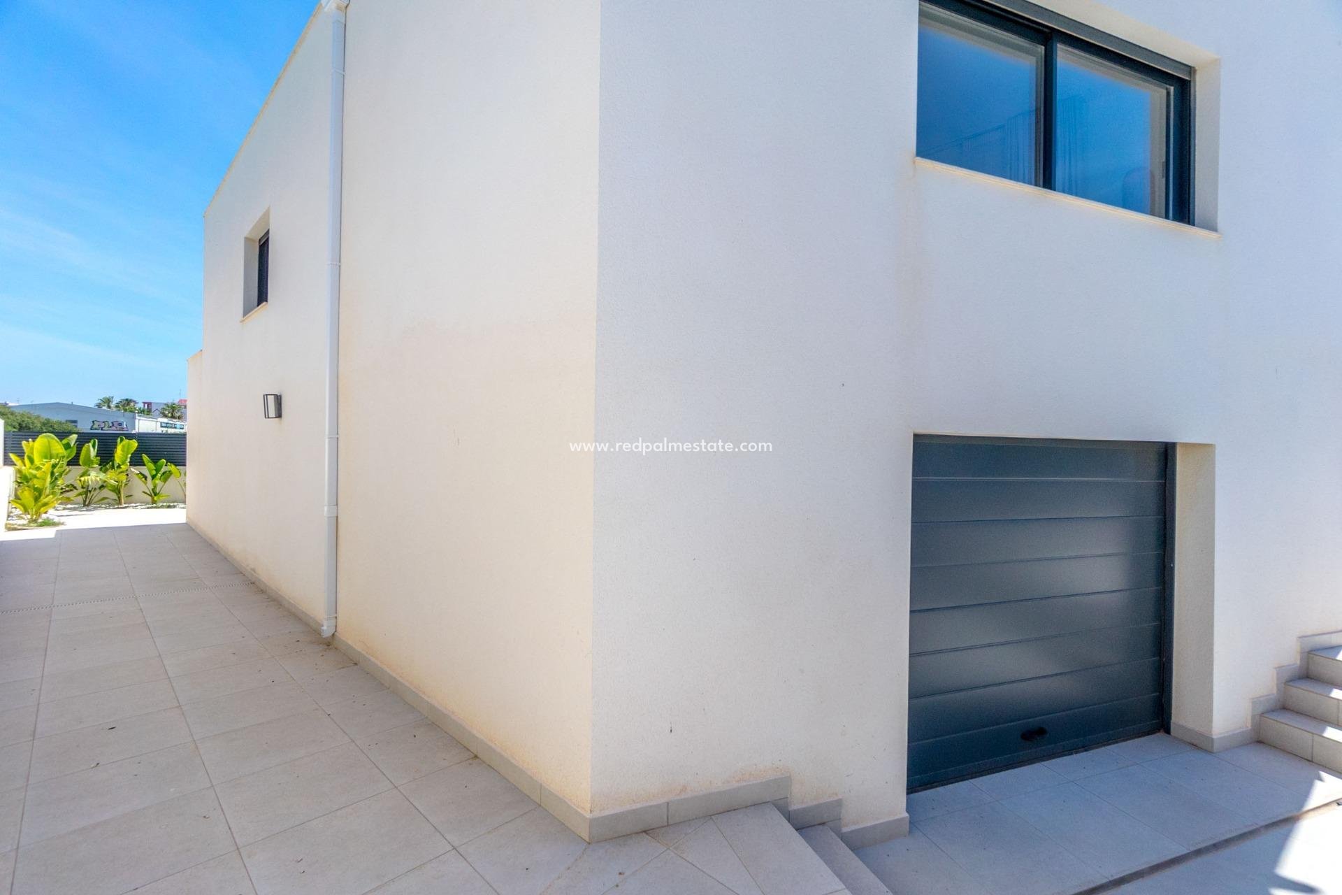 Videresalg - Villa -
Torrevieja - La Veleta