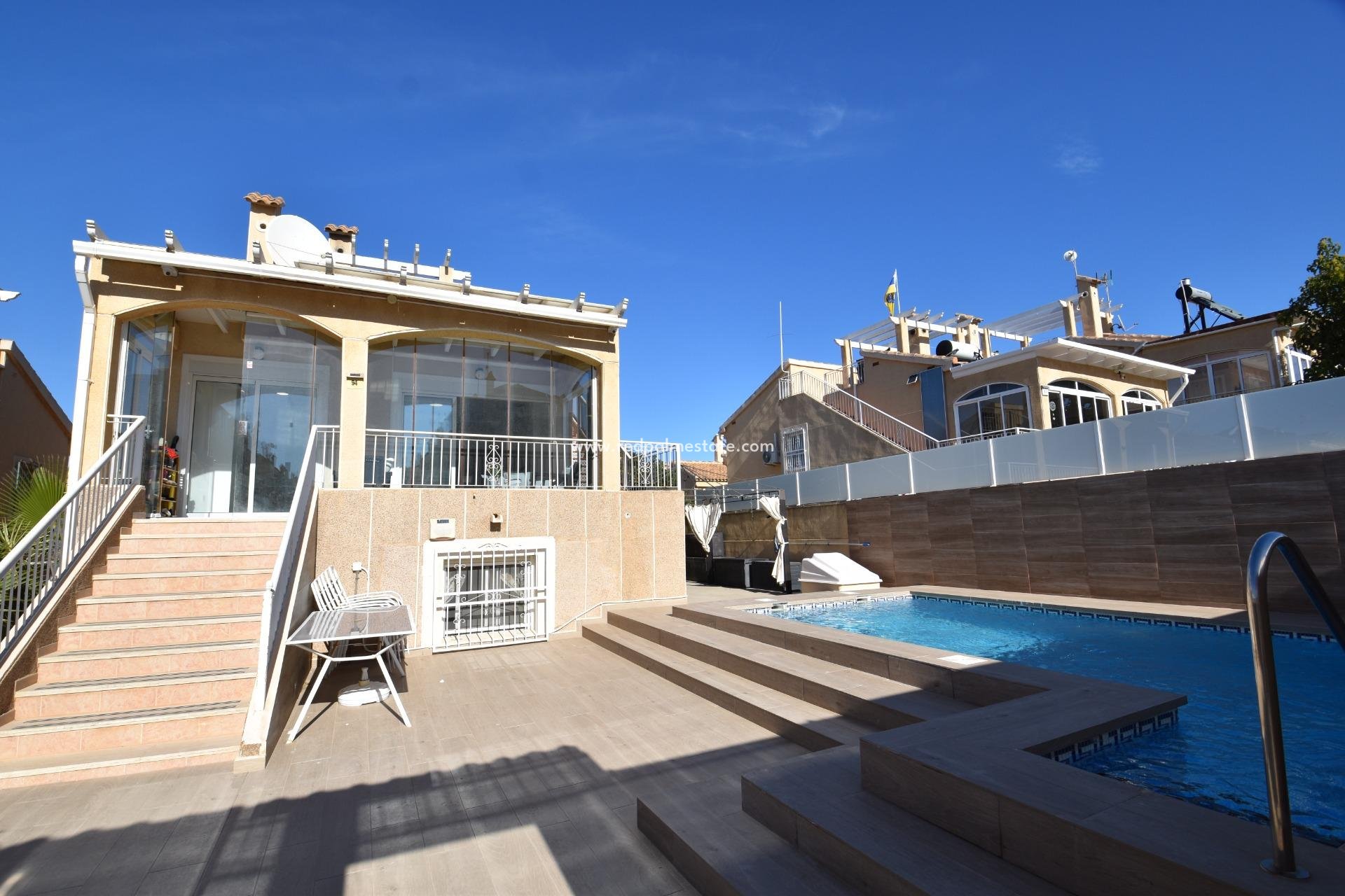 Videresalg - Villa -
Torrevieja - Los altos