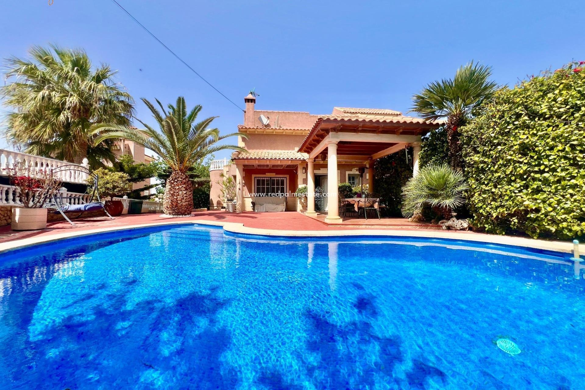 Videresalg - Villa -
Torrevieja - Los balcones