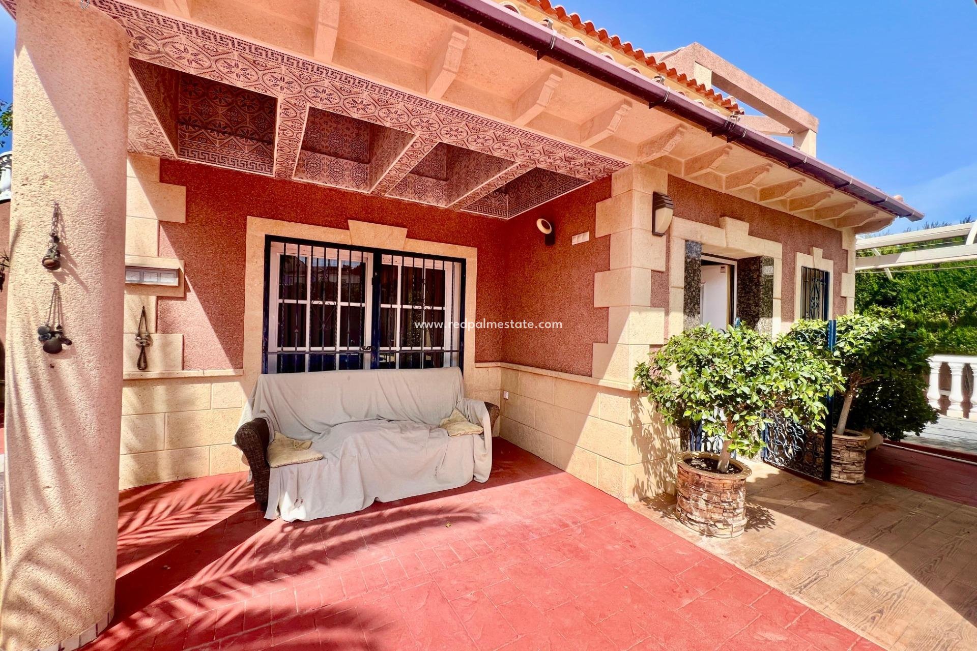 Videresalg - Villa -
Torrevieja - Los balcones