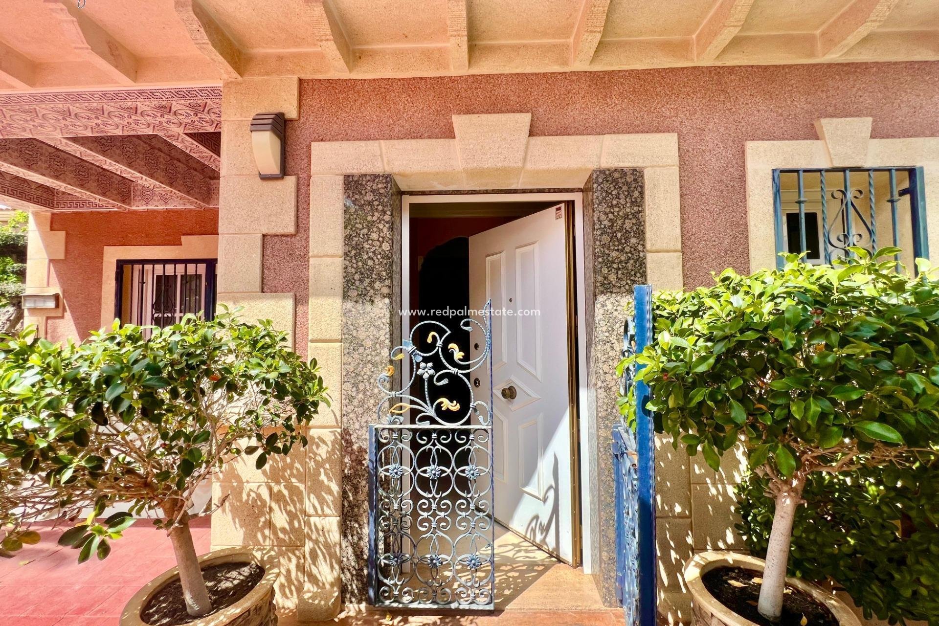 Videresalg - Villa -
Torrevieja - Los balcones