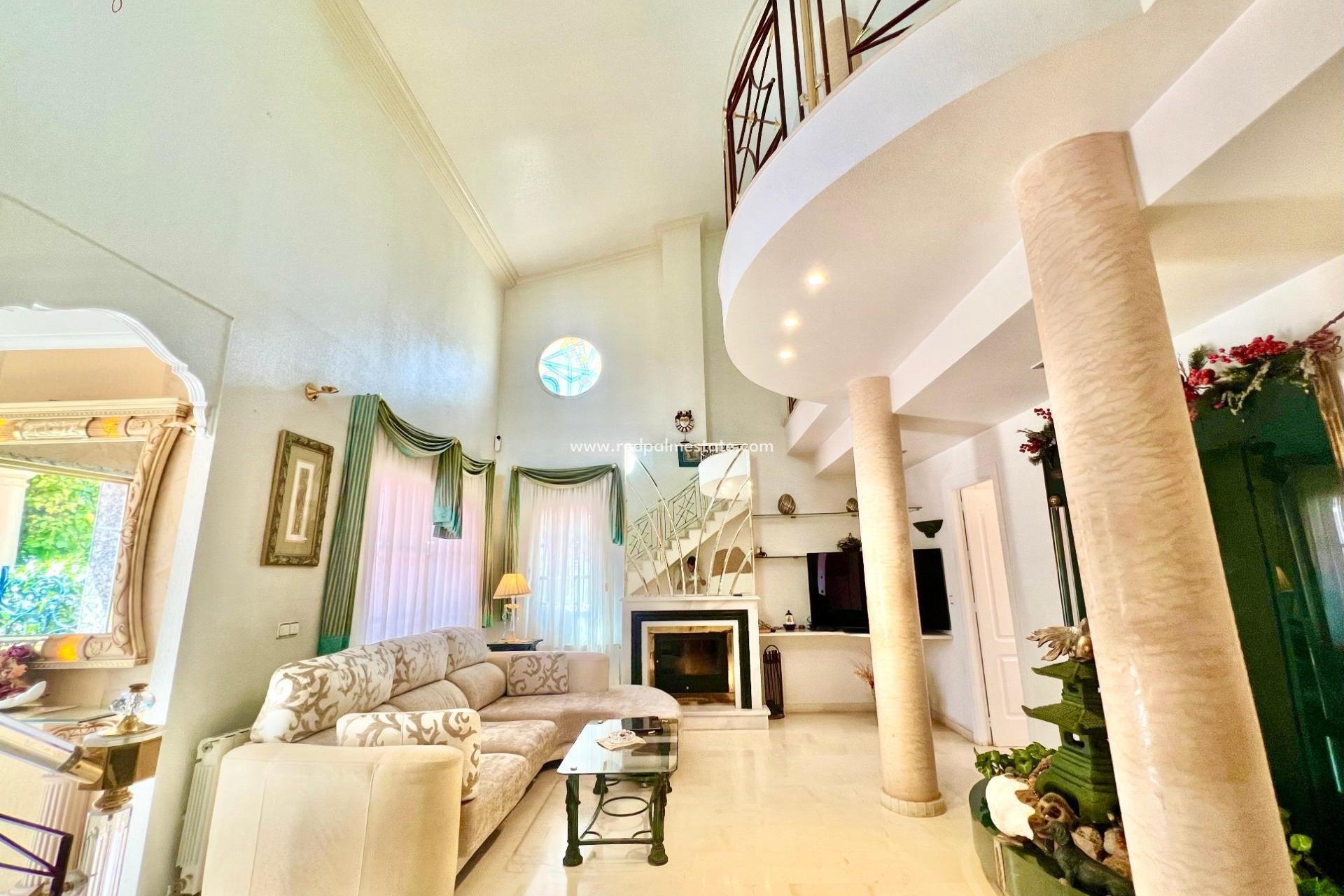 Videresalg - Villa -
Torrevieja - Los balcones