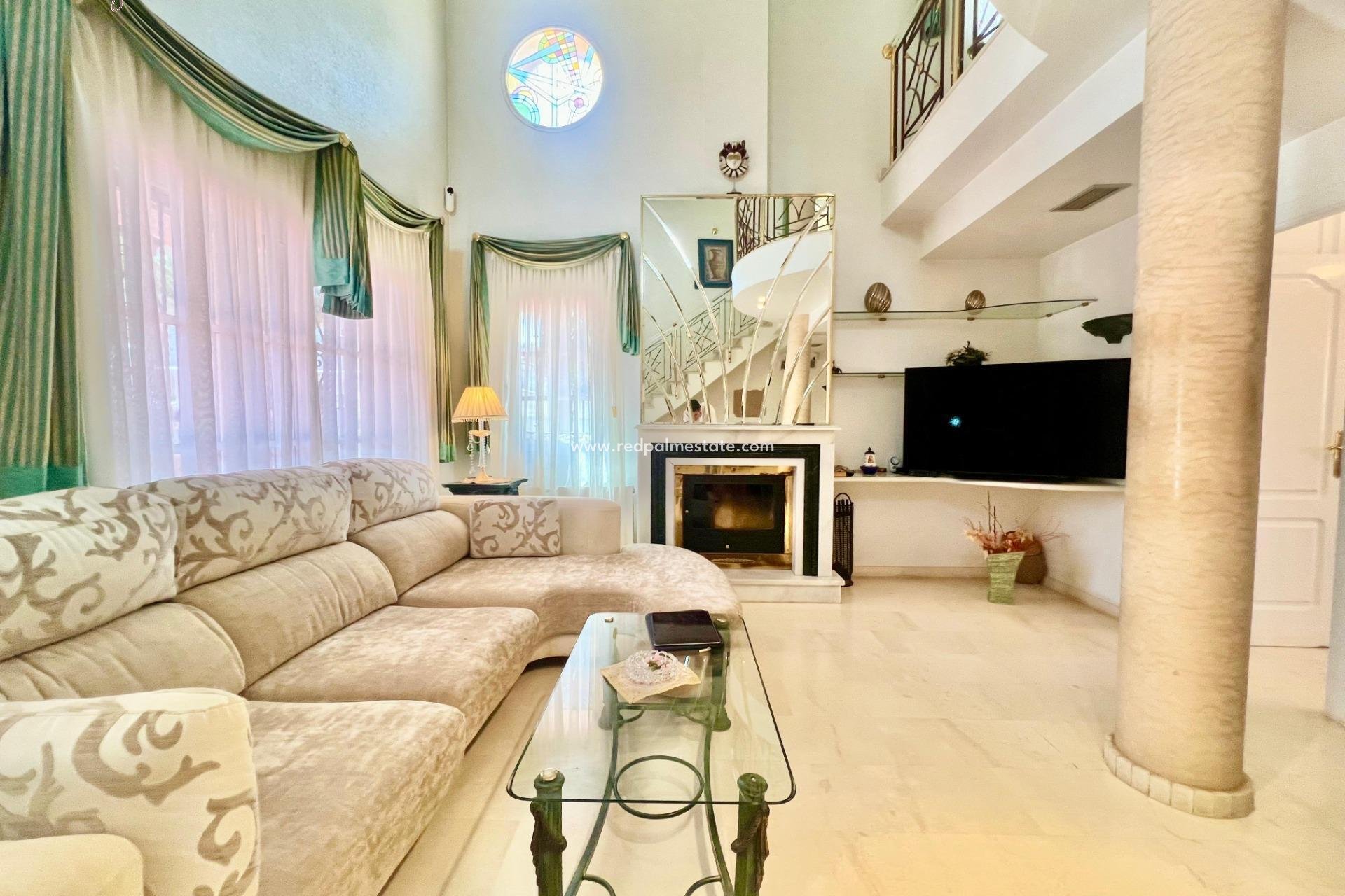 Videresalg - Villa -
Torrevieja - Los balcones