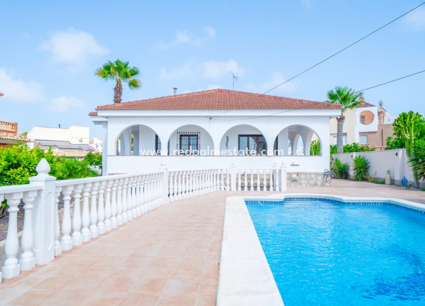 Videresalg - Villa -
Torrevieja - Los balcones