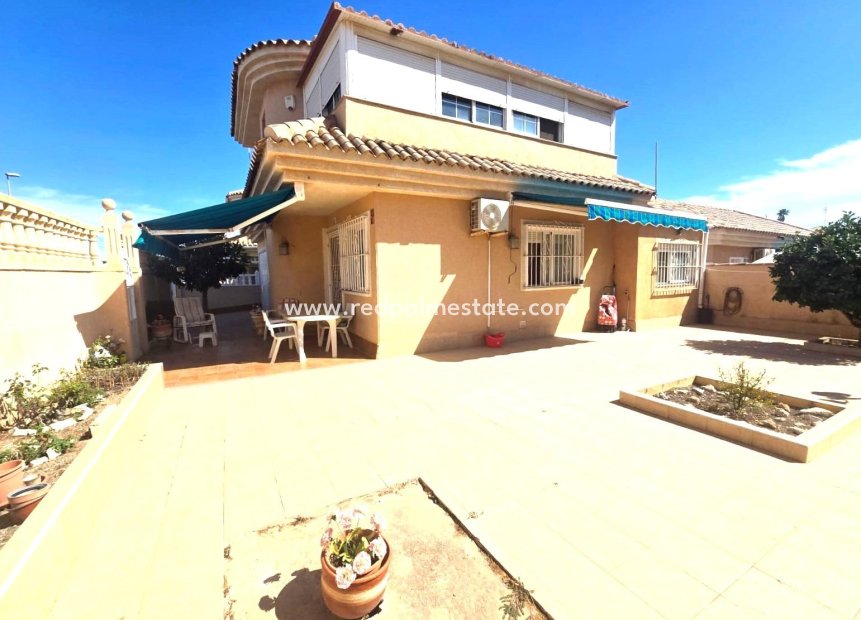 Videresalg - Villa -
Torrevieja - Los balcones