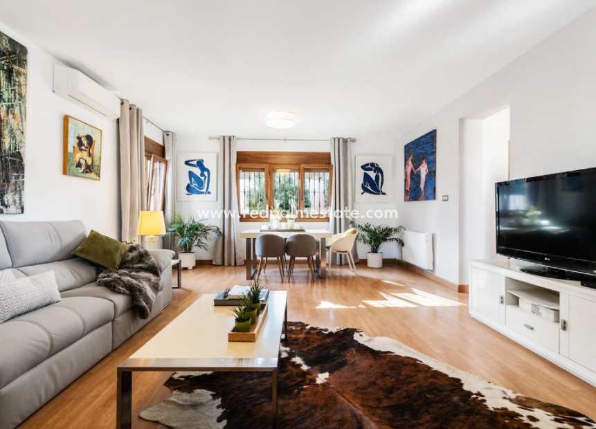 Videresalg - Villa -
Torrevieja - Los balcones