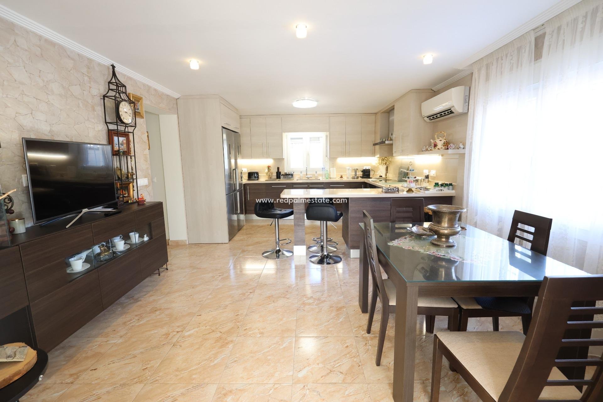 Videresalg - Villa -
Torrevieja - Los balcones