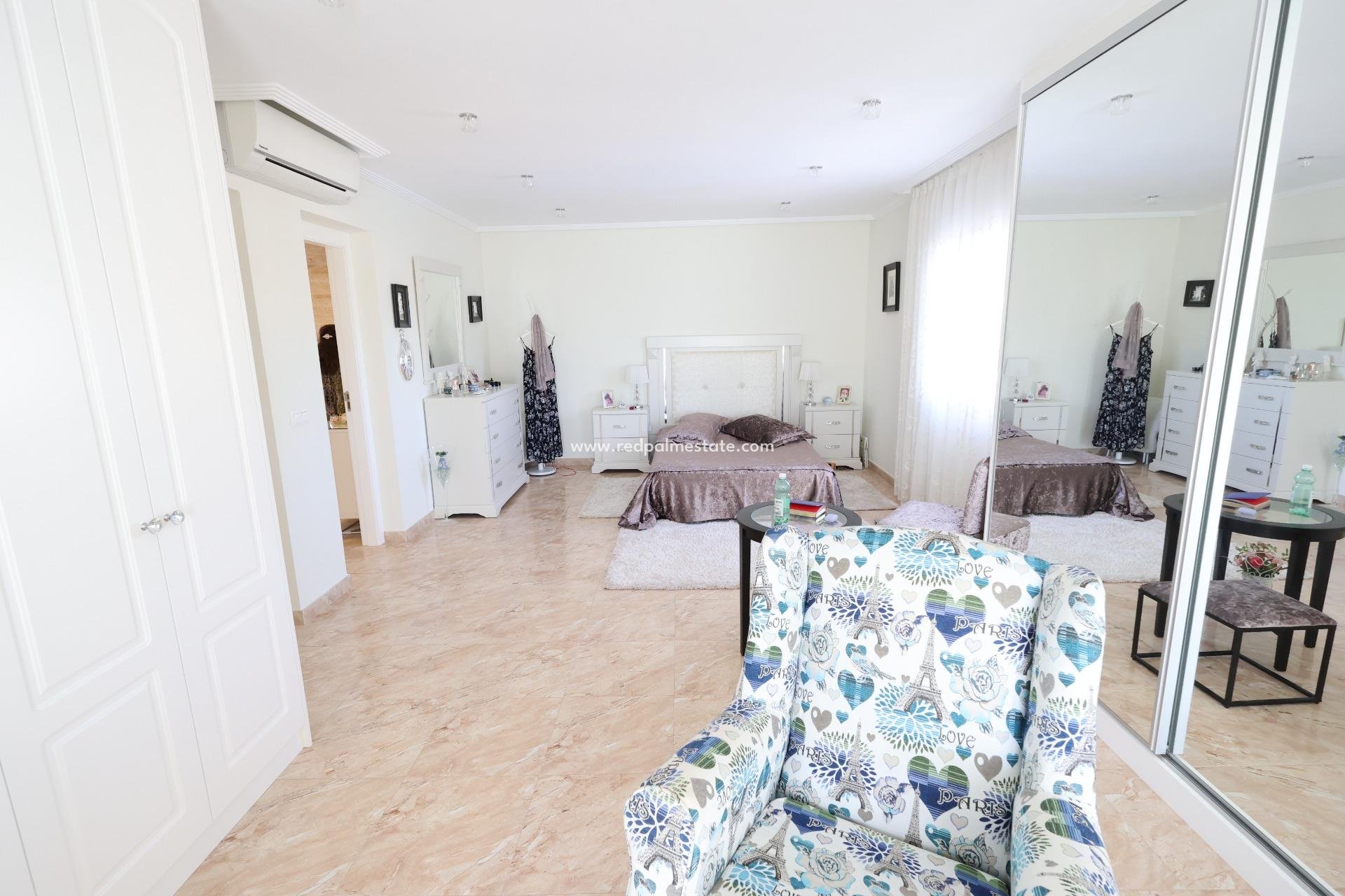 Videresalg - Villa -
Torrevieja - Los balcones