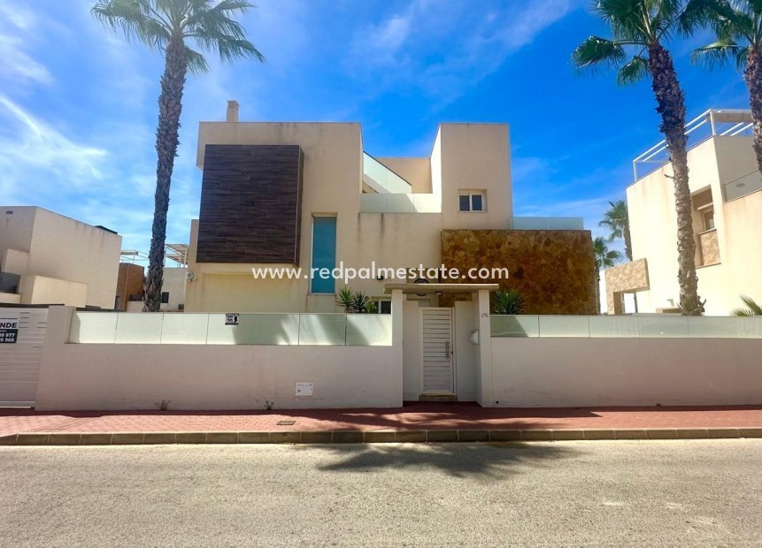 Videresalg - Villa -
Torrevieja - Miramar - Torre Del Moro