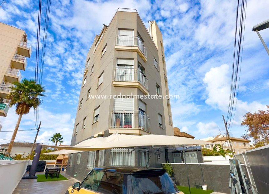 Videresalg - Villa -
Torrevieja - Nueva Torrevieja - Aguas Nuevas