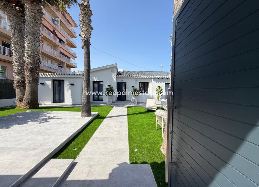 Videresalg - Villa -
Torrevieja - Punta prima