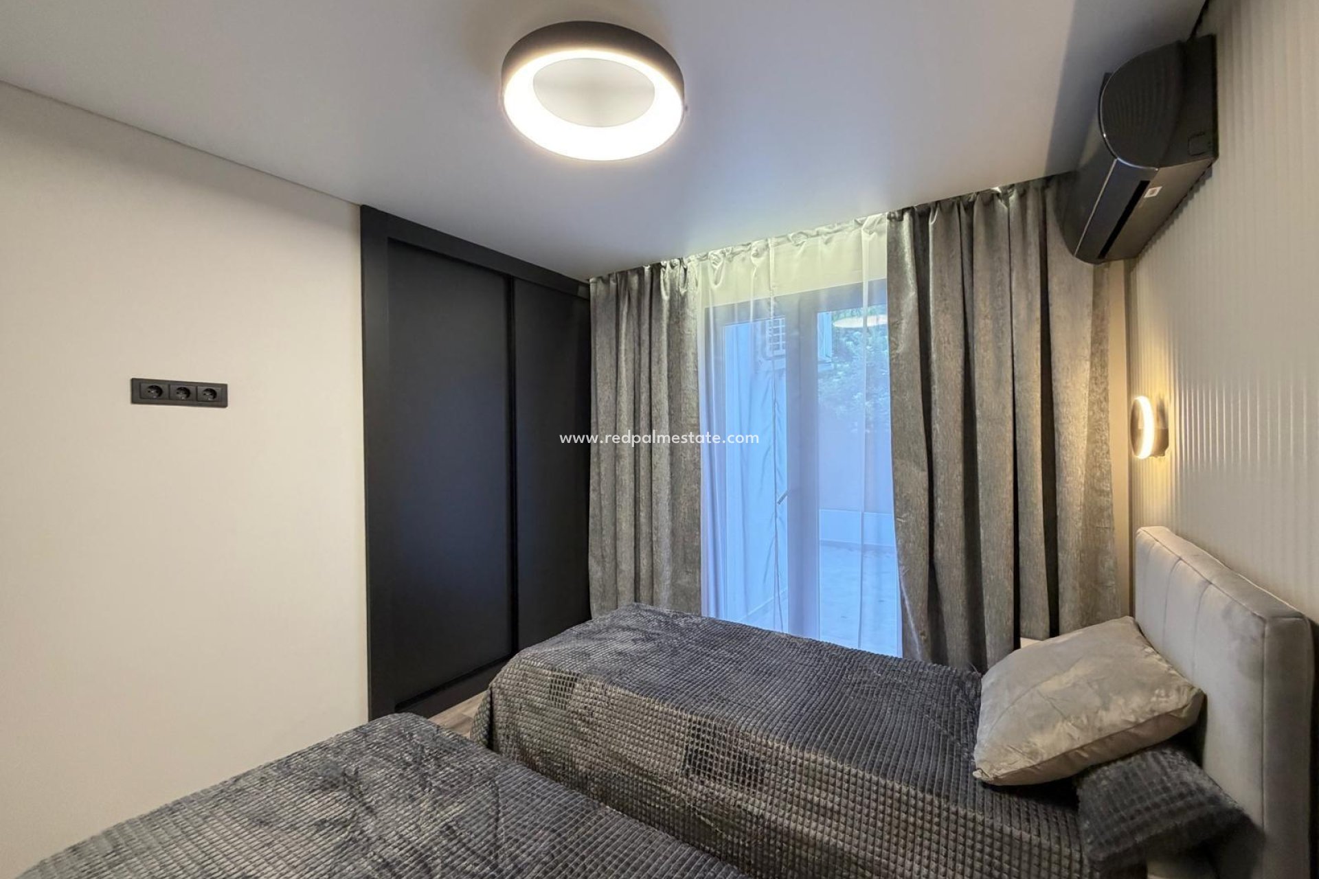 Videresalg - Villa -
Torrevieja - Punta prima