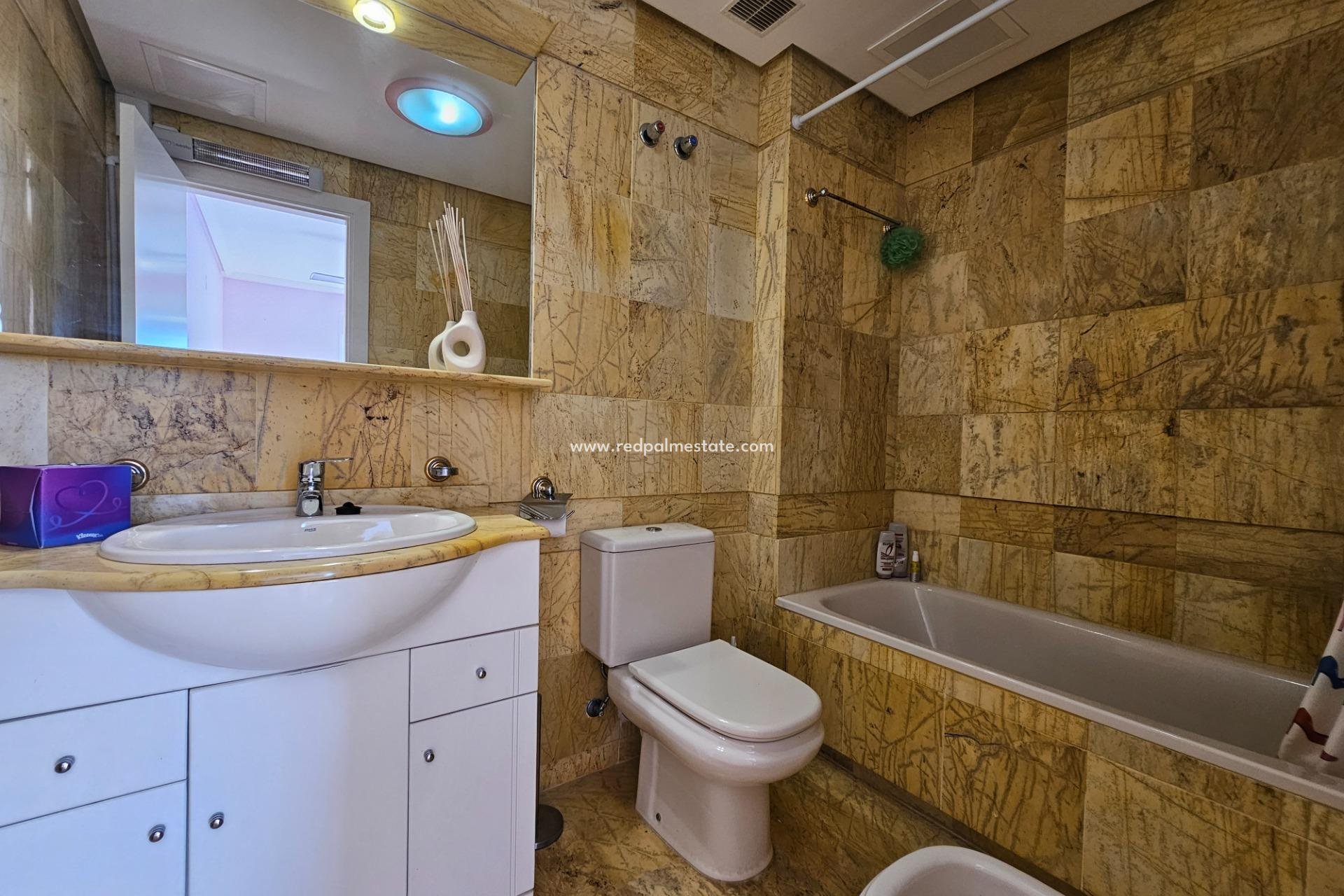 Videresalg - Villa -
Torrevieja - Punta prima