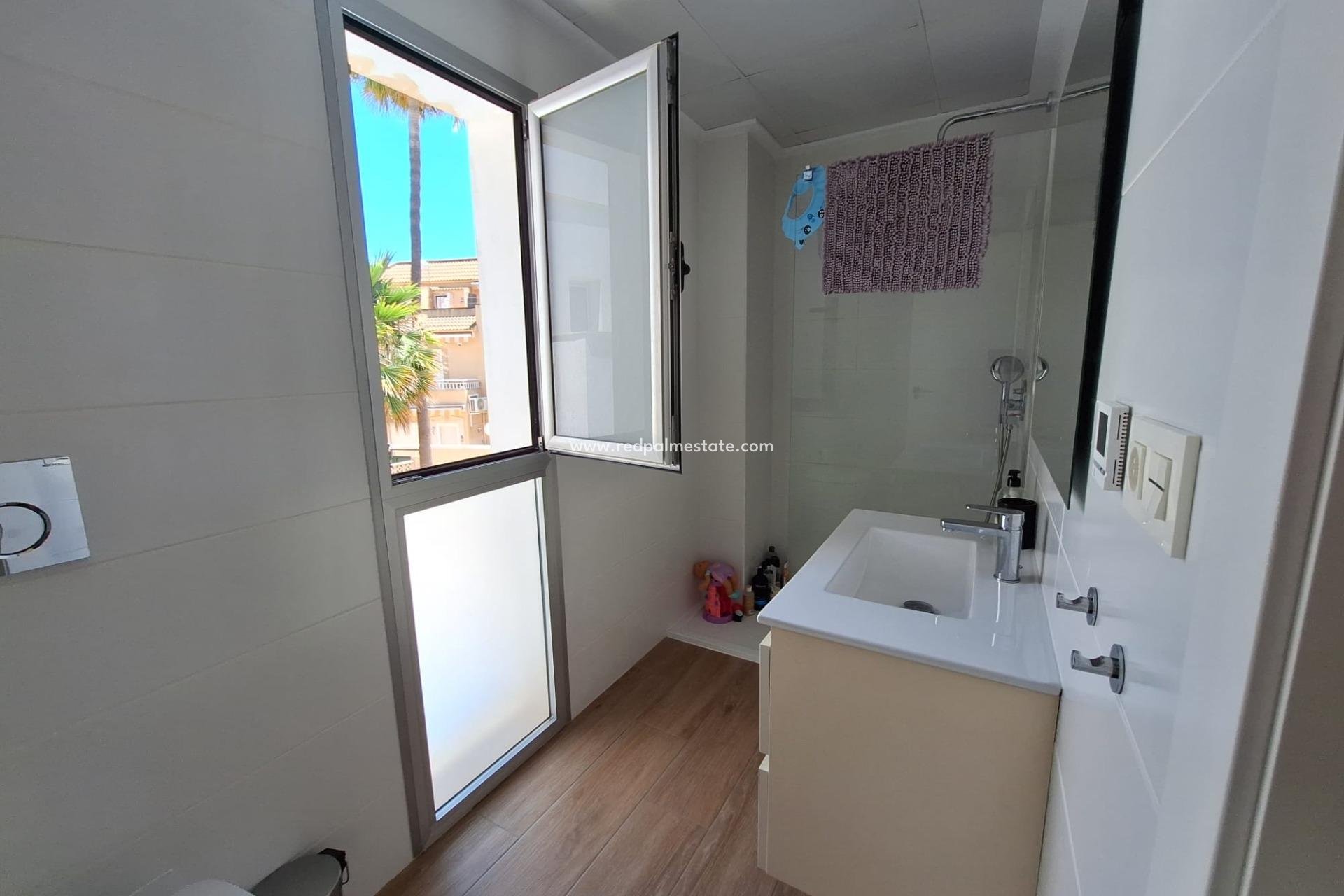 Videresalg - Villa -
Torrevieja - Rosaleda-los frutales