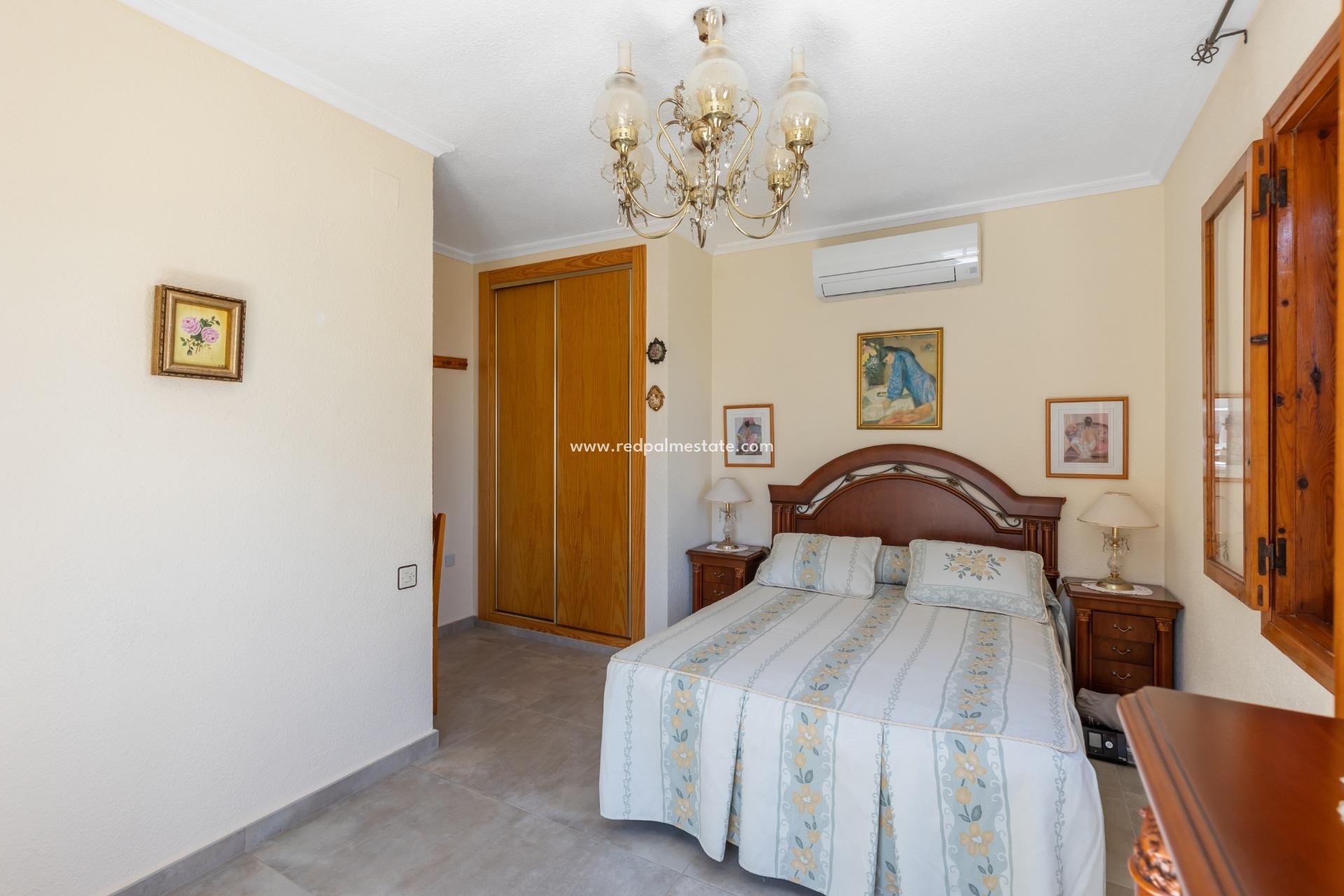 Videresalg - Villa -
Torrevieja - Torreblanca