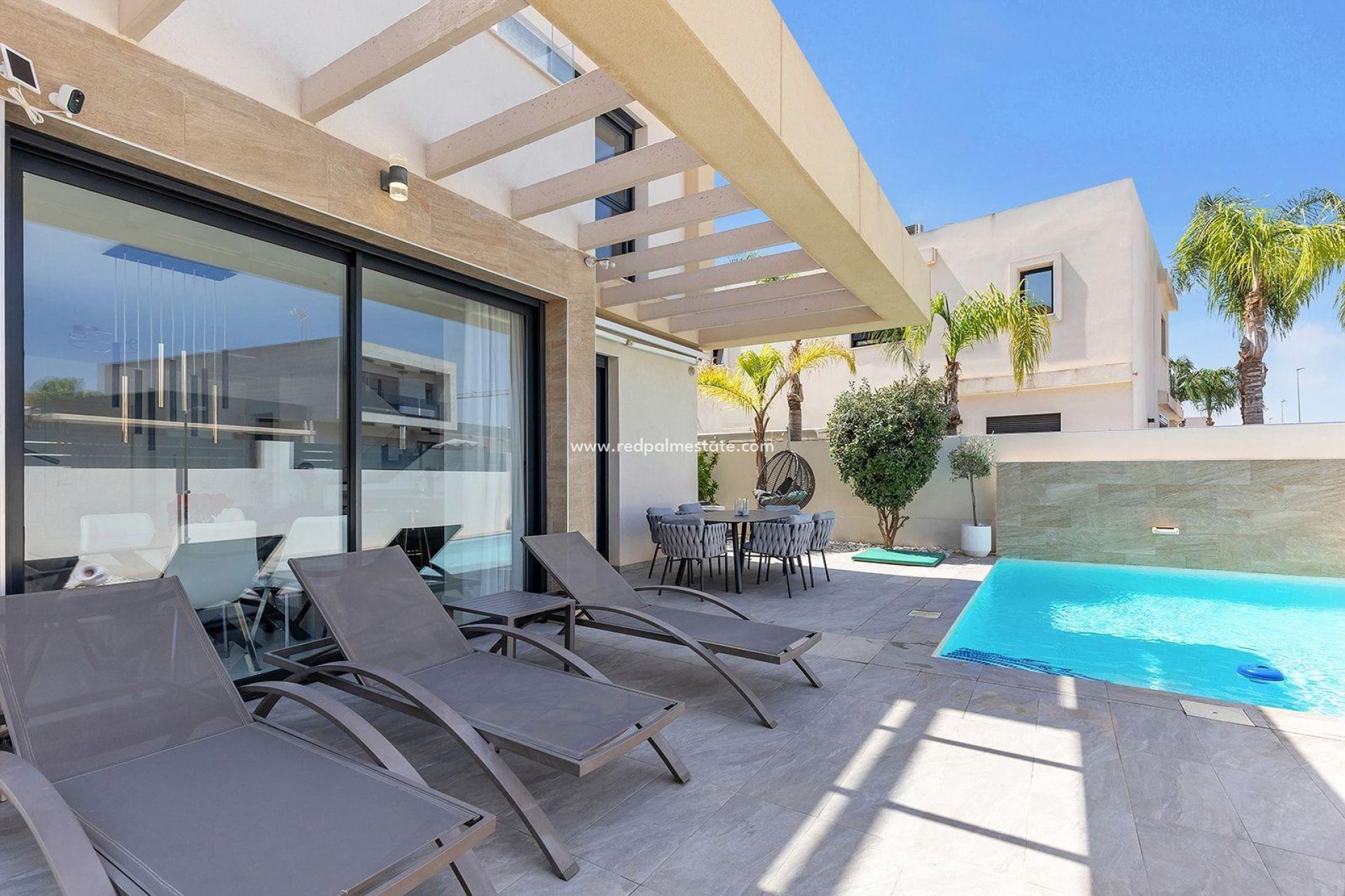 Videresalg - Villa -
Torrevieja - Torretas